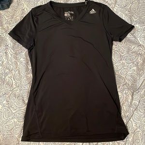Black adidas t shirt